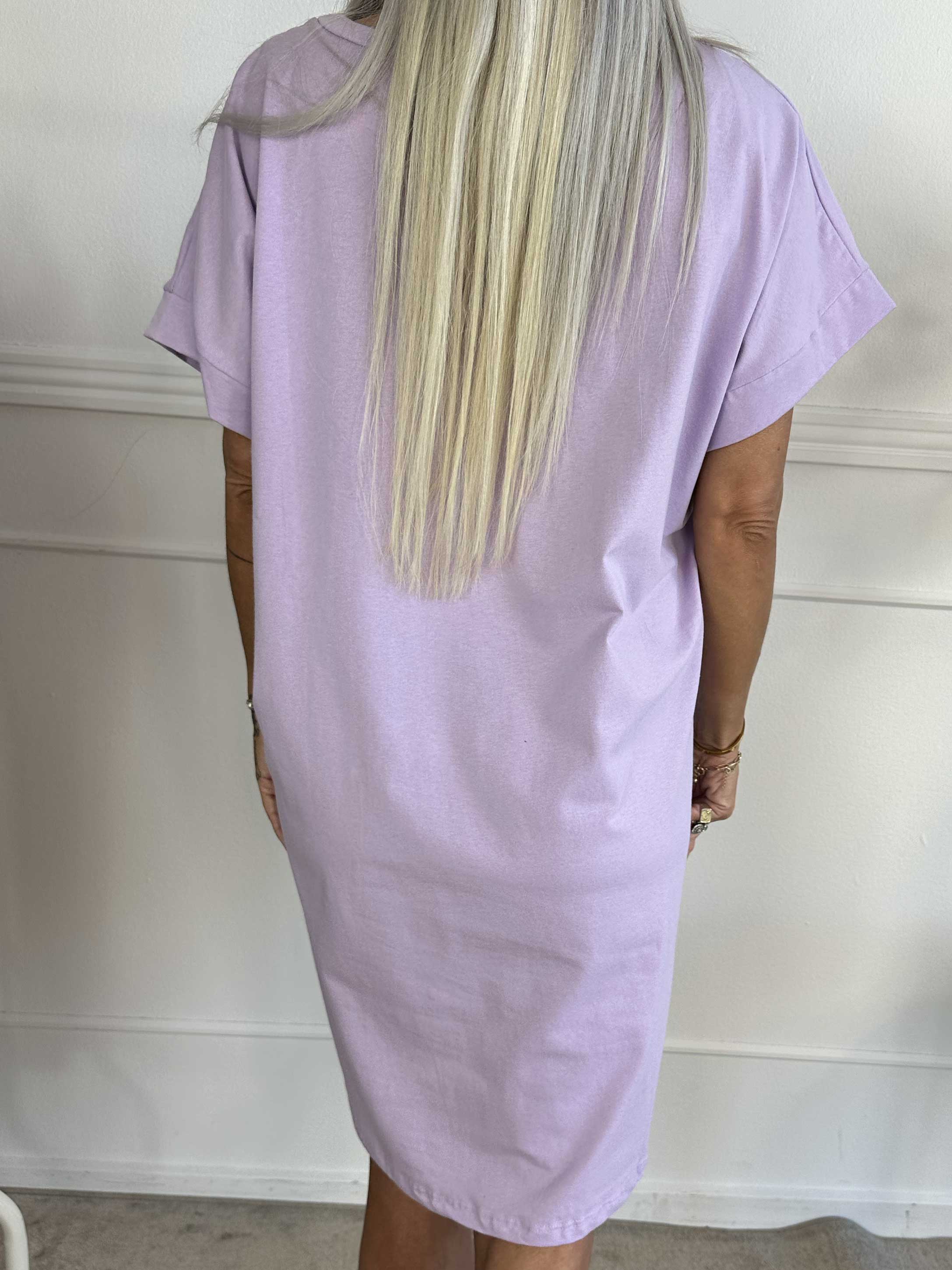 Pernille - T-shirtkjole i bomuld med tryk